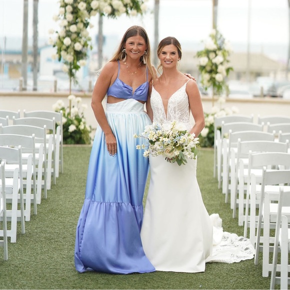 Gown in blue ombré - Picture 2 of 11